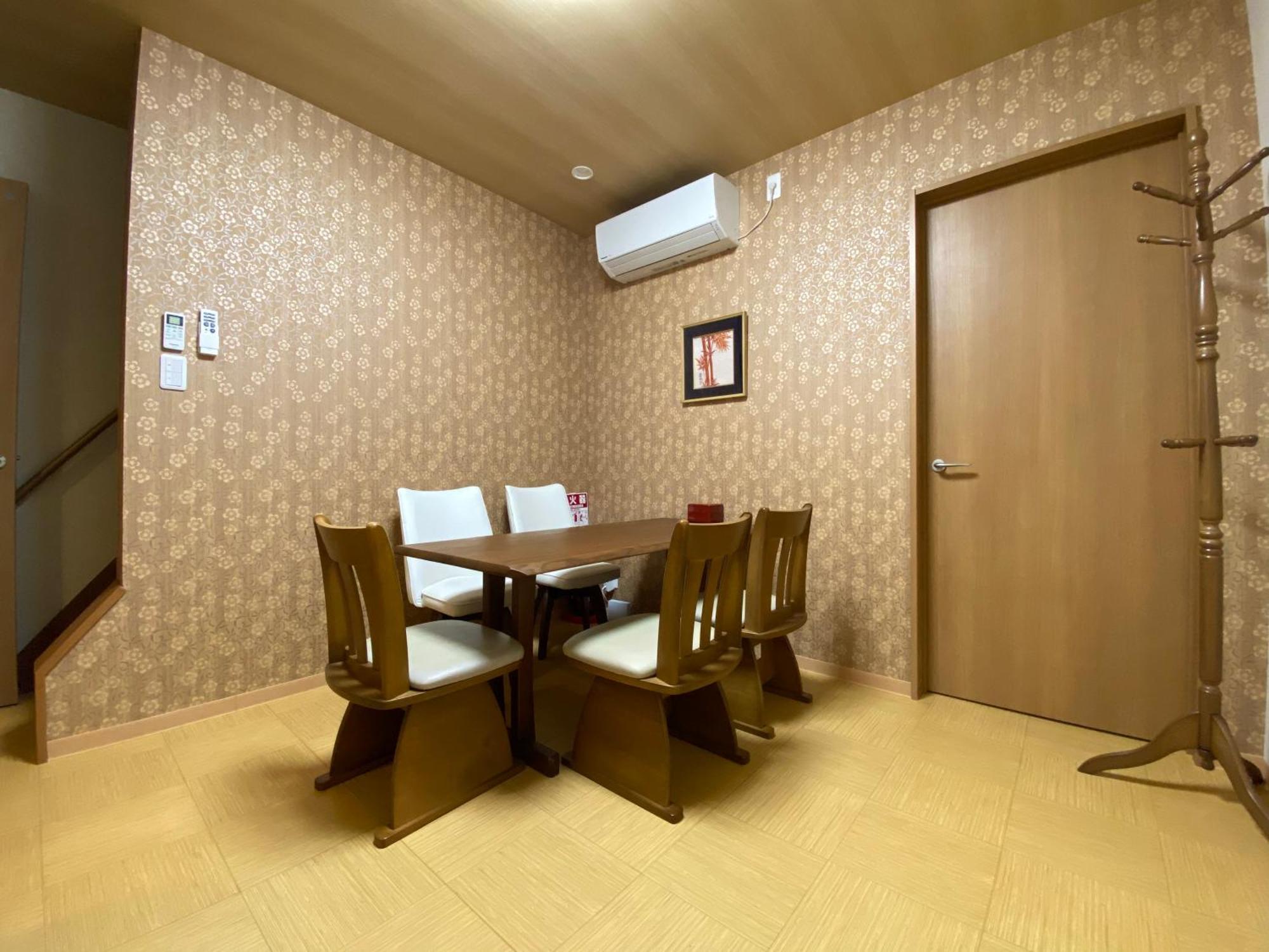Wutong-40 Minutes Direct To Kansai Airport And 5 Minute Walk To Jr Or Subway Or Nankai Line And 1 Minute To Tsutenkaku The Landmark Of Osaka And Many Japanese Bistros Nearby Екстериор снимка
